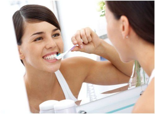 Thói quen đánh răng hàng ngày và bệnh lý răng miệng